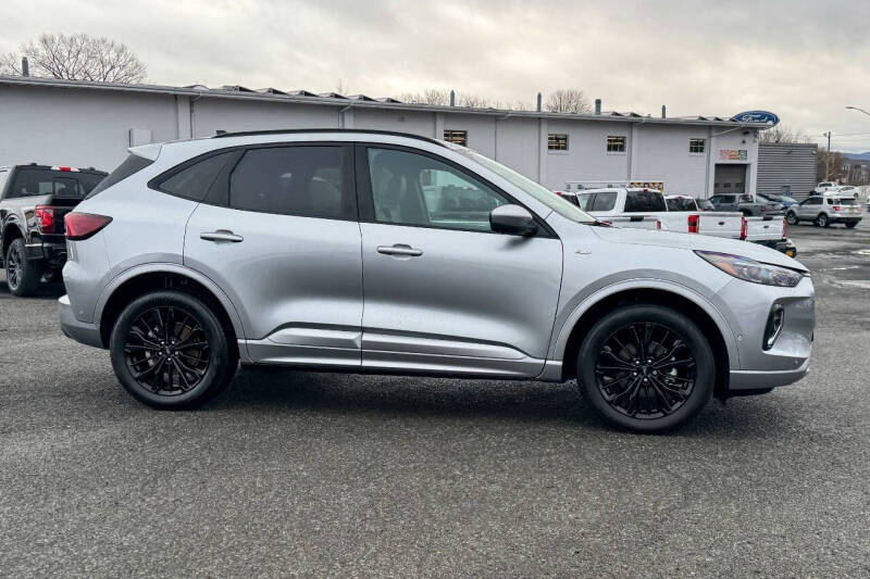 2023 Ford Escape ST-Line Elite
