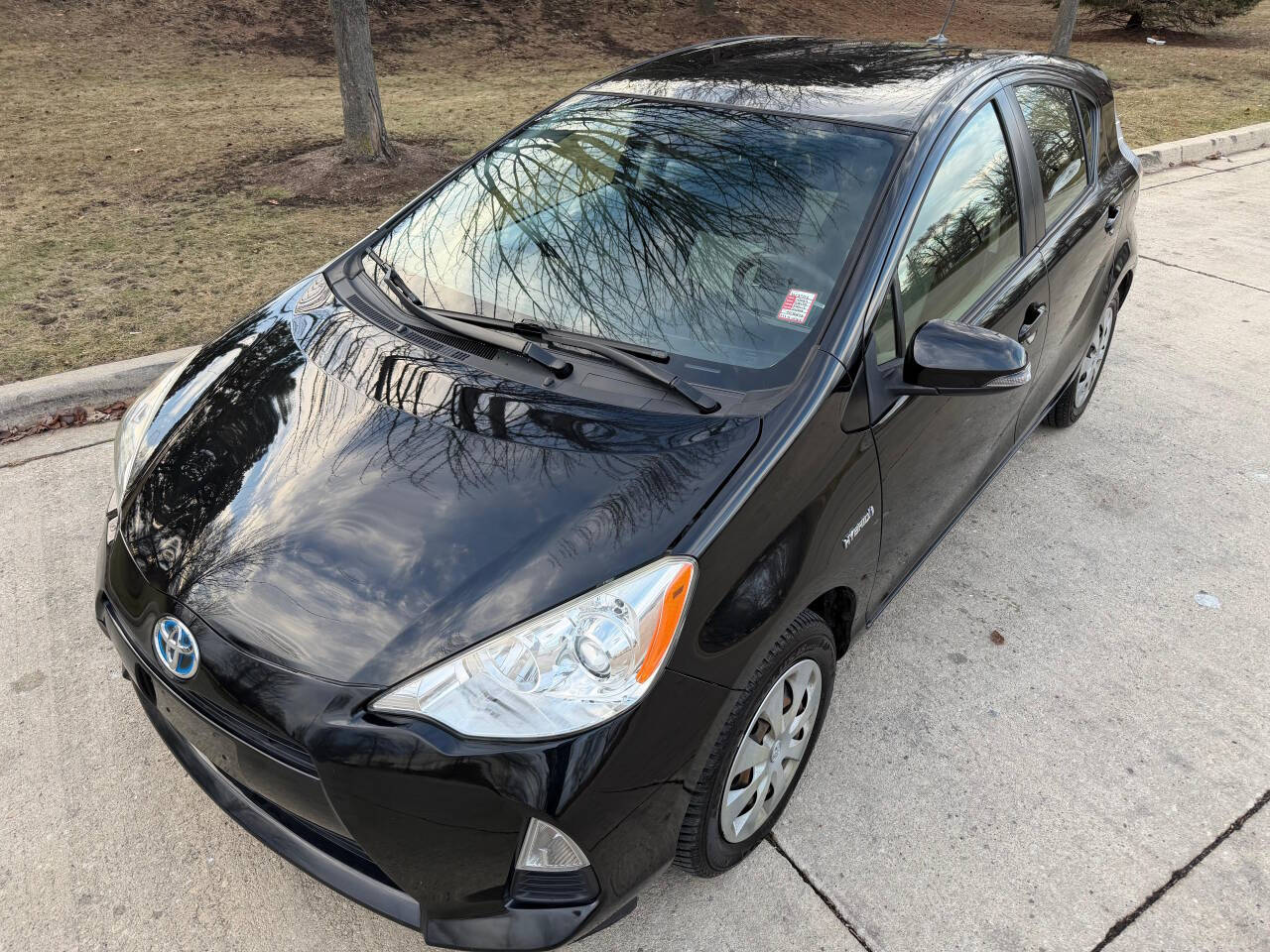 2014 Toyota Prius c Three 4dr Hatchback's photo