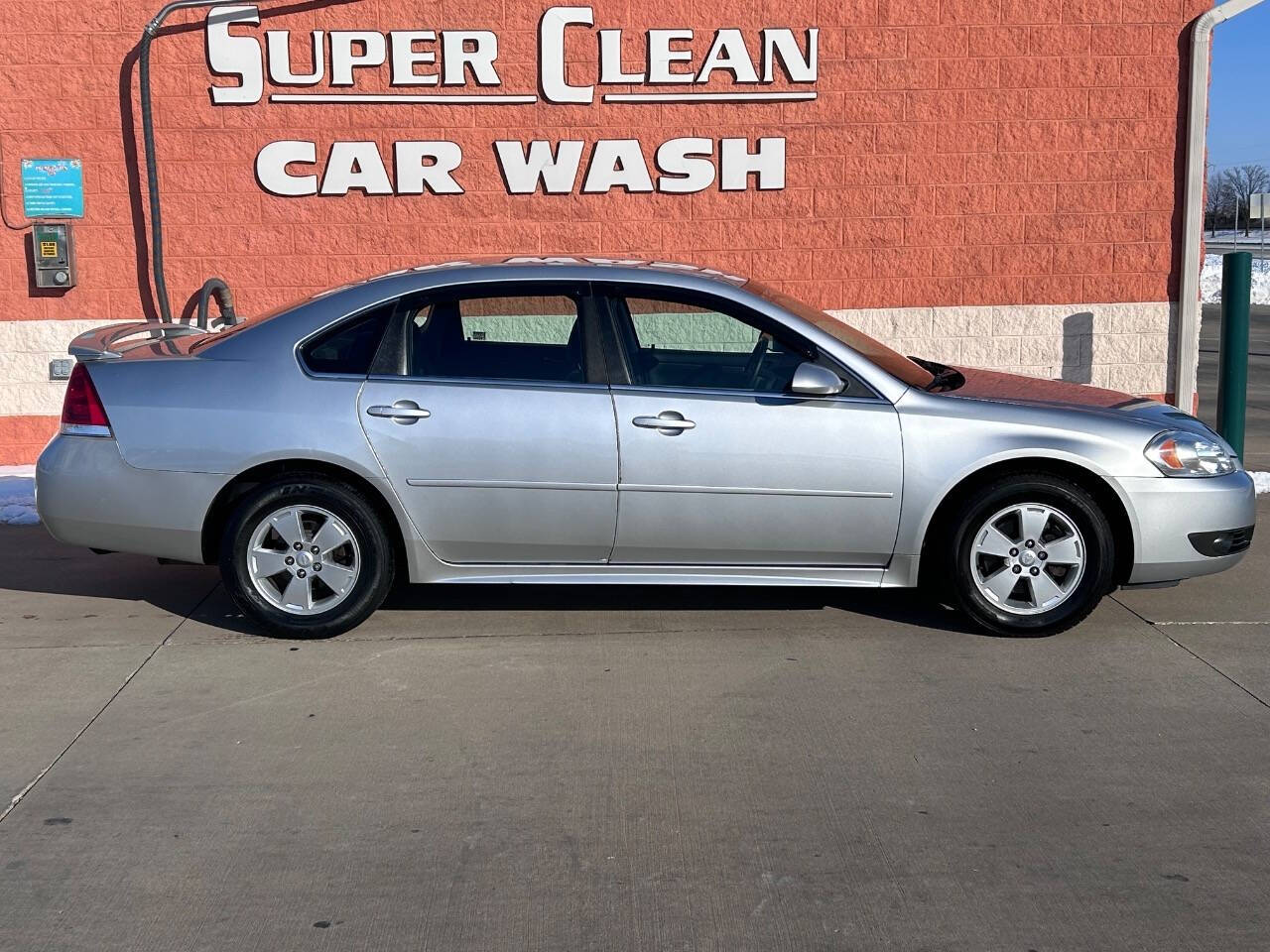 2010 Chevrolet Impala for sale at Illinois Auto Wholesalers in Tolono, IL