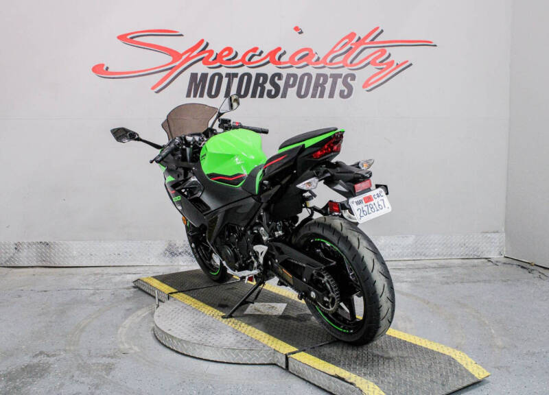 2022 Kawasaki Ninja 400 ABS KRT Edition