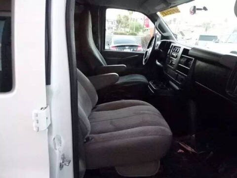 2016 GMC Savana 2500