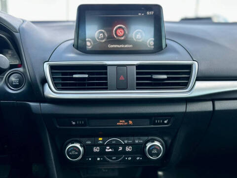 2018 Mazda MAZDA3 Touring