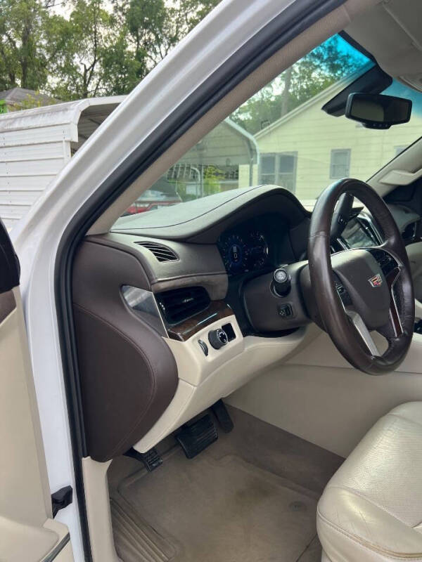 2017 Cadillac Escalade Standard