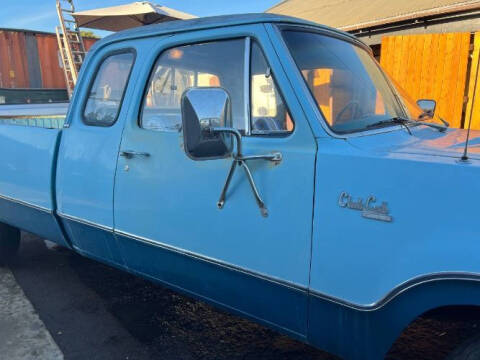 1975 Dodge D100 Pickup