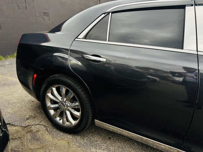 2017 Chrysler 300 Limited