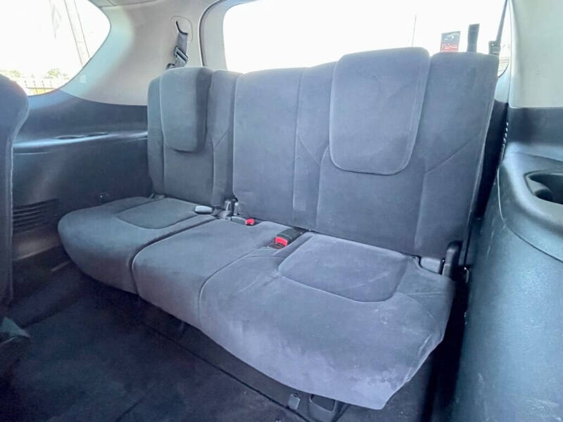 2017 Nissan Armada SV