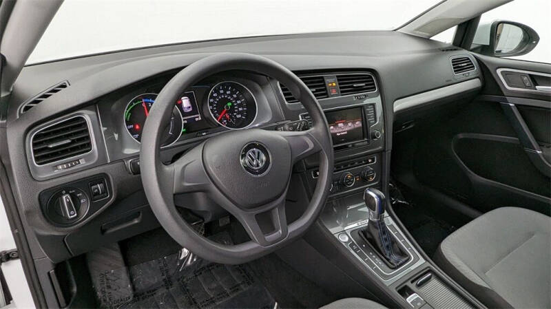 2016 Volkswagen e-Golf SE