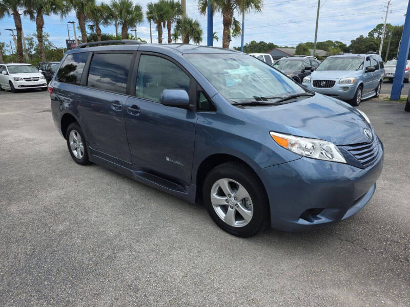 2015 Toyota Sienna LE 8-Passenger