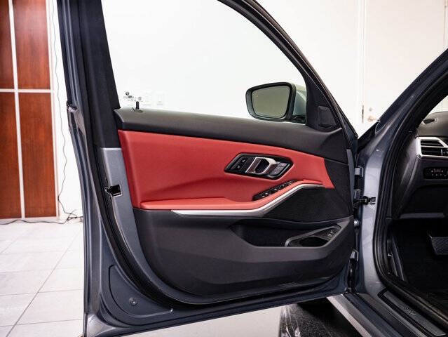 2025 BMW 3 Series 330i xDrive