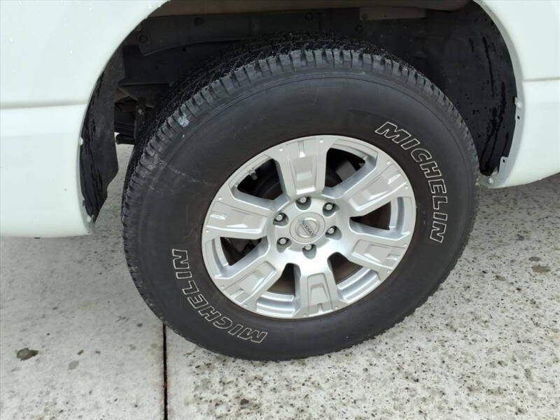 2017 Nissan Titan SV