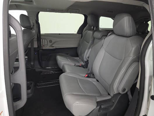 2023 Toyota Sienna XLE 8-Passenger
