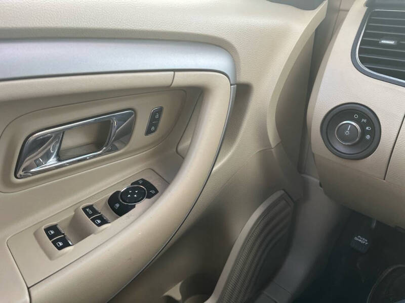 2014 Ford Taurus SEL