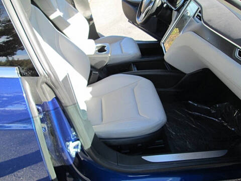 2015 Tesla Model S 90D