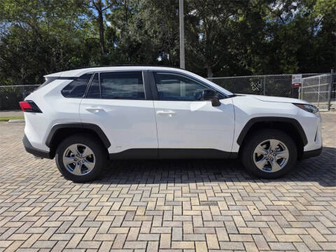 2025 Toyota RAV4 Hybrid LE