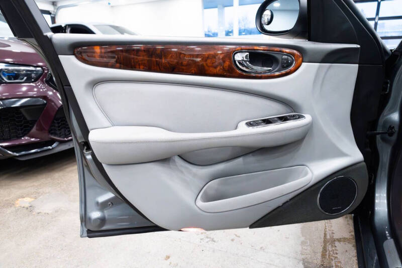 2005 Jaguar XJ-Series XJ8