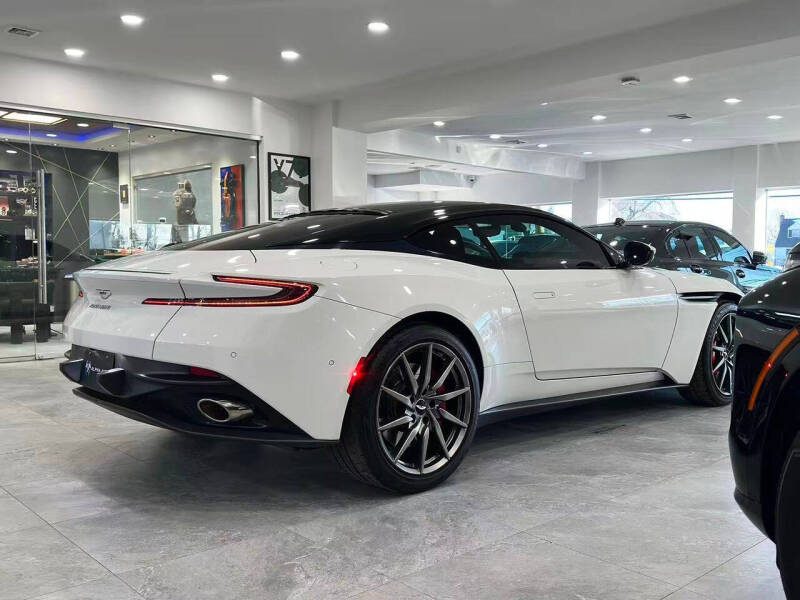 2020 Aston Martin DB11 V8