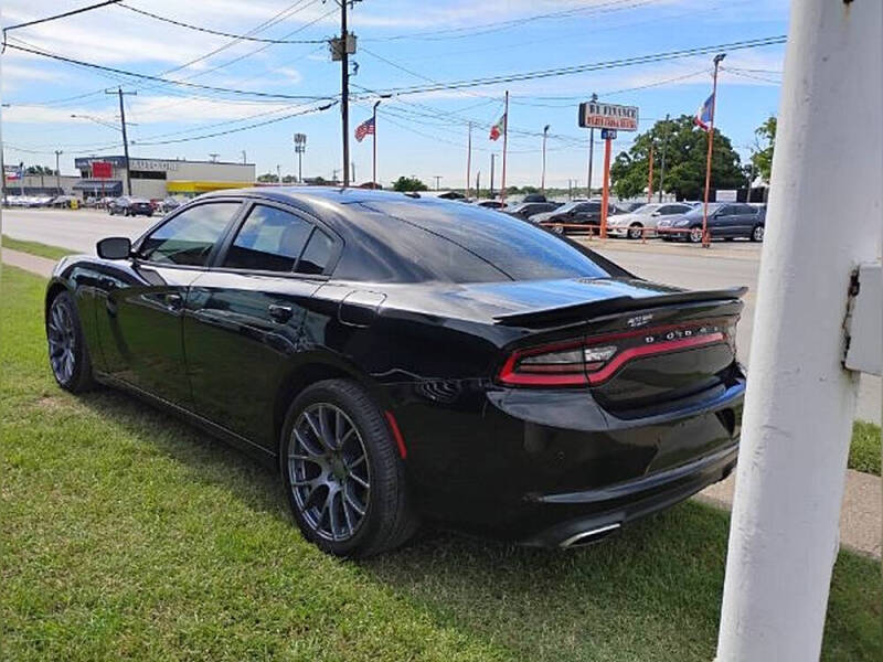 2017 Dodge Charger SE