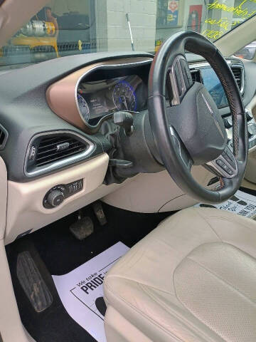 2017 Chrysler Pacifica Touring-L Plus