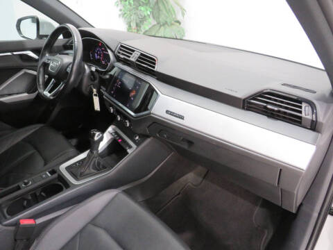 2021 Audi Q3 quattro Premium 40 TFSI