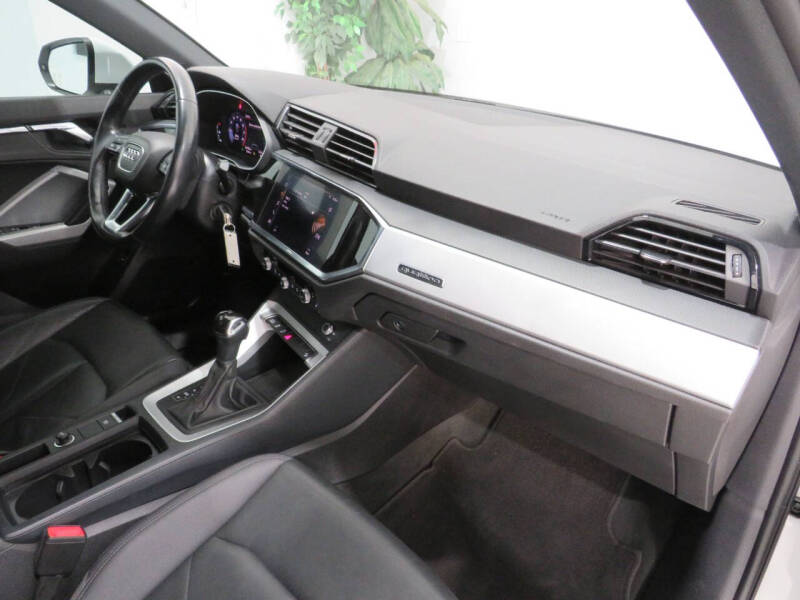 2021 Audi Q3 quattro Premium 40 TFSI