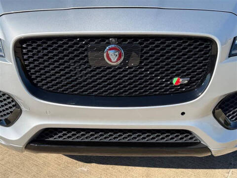 2019 Jaguar F-PACE S