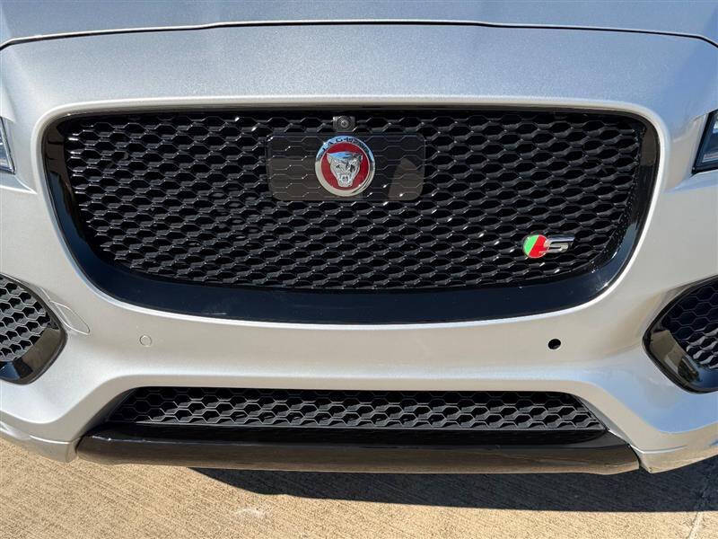 2019 Jaguar F-PACE S