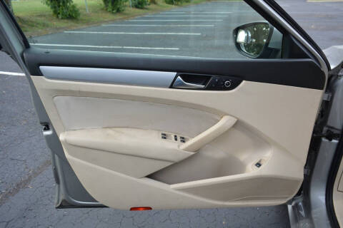 2012 Volkswagen Passat SE