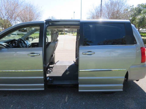 2013 Chrysler Town and Country Limited