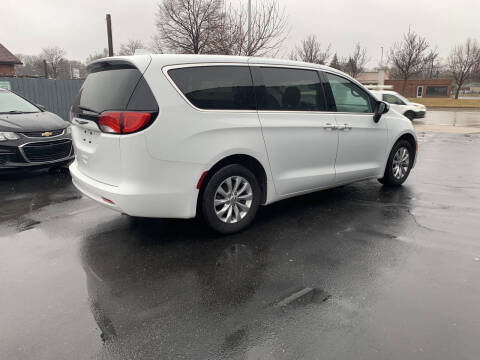 2017 Chrysler Pacifica Touring