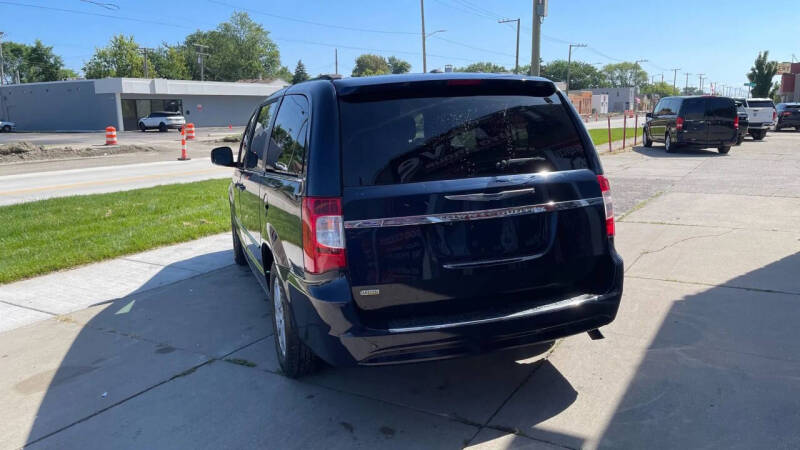 2014 Chrysler Town and Country Touring