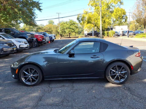 2017 Mazda MX-5 Miata RF Launch Edition SV
