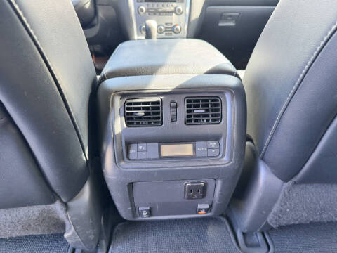 2017 Nissan Pathfinder SL