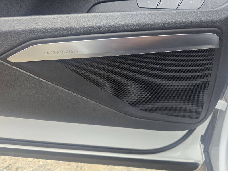 2019 Audi e-tron quattro Premium Plus