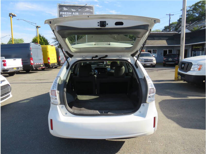 2014 Toyota Prius v