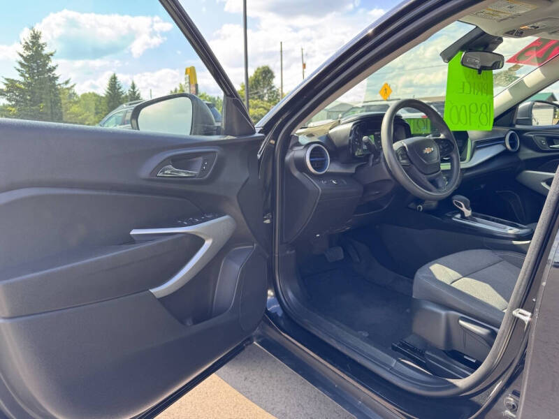 2025 Chevrolet Trax LS