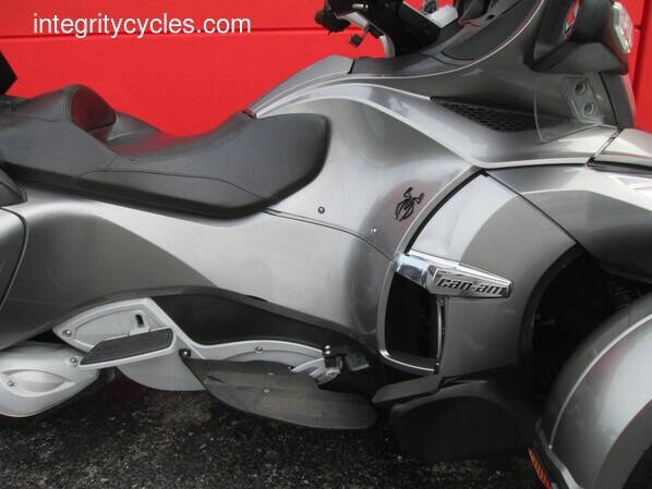 2011 Can-Am Spyder RT-S SE5