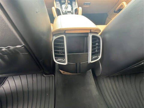 2014 Porsche Cayenne Platinum