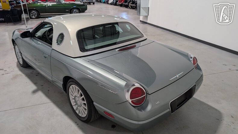 2004 Ford Thunderbird
