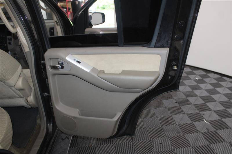 2011 Nissan Pathfinder SV