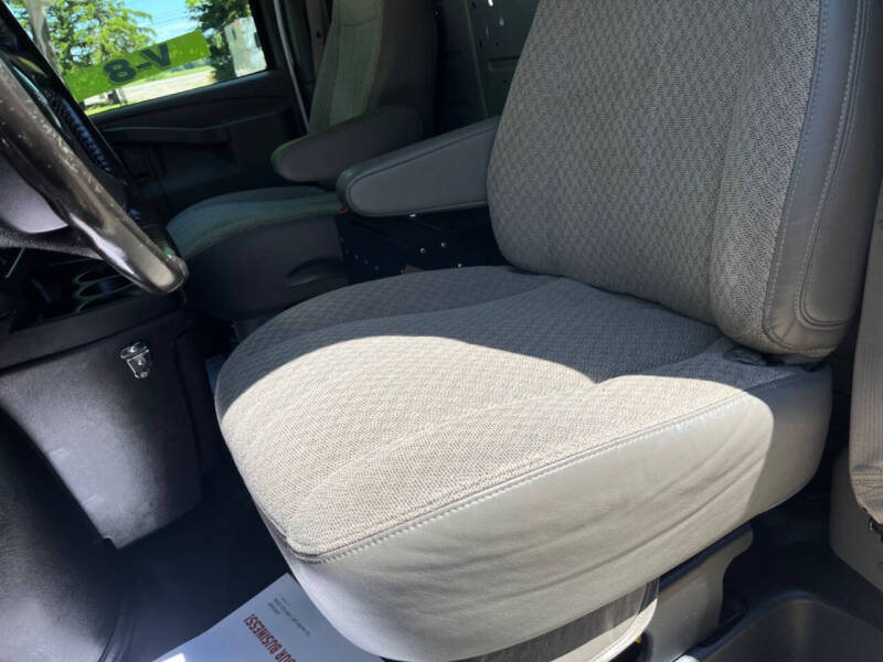 2017 GMC Savana 2500