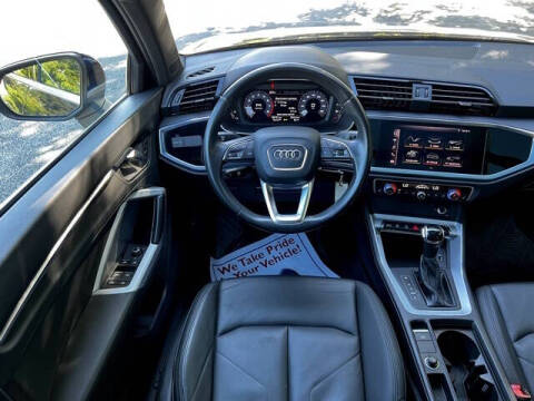 2021 Audi Q3 quattro Premium 40 TFSI