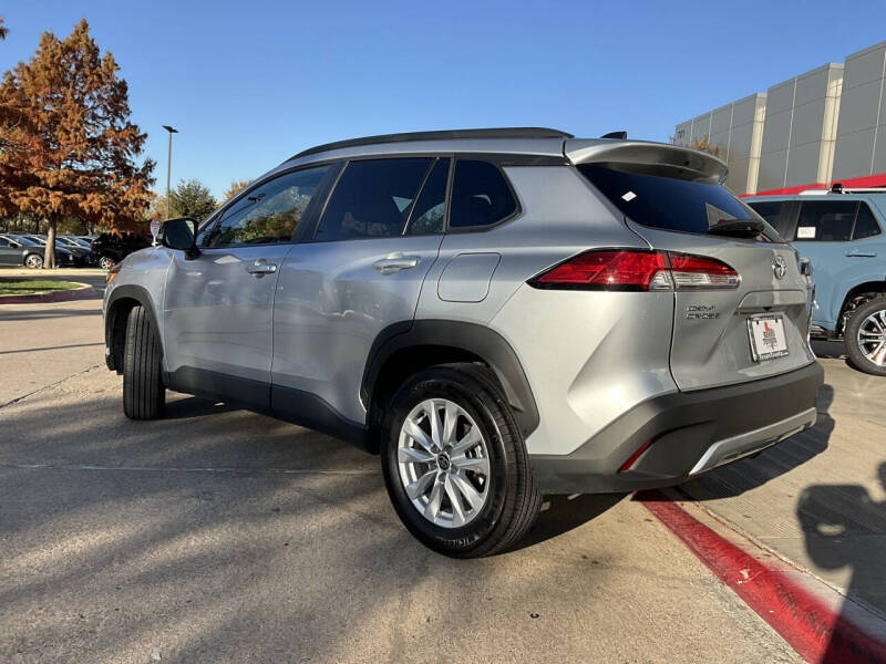 2025 Toyota Corolla Cross LE