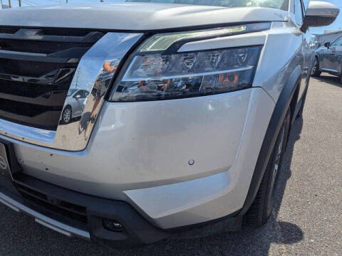 2023 Nissan Pathfinder SL