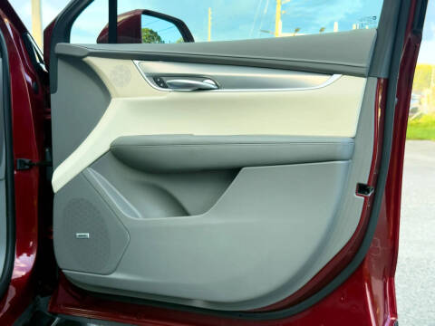 2017 Cadillac XT5 Premium Luxury