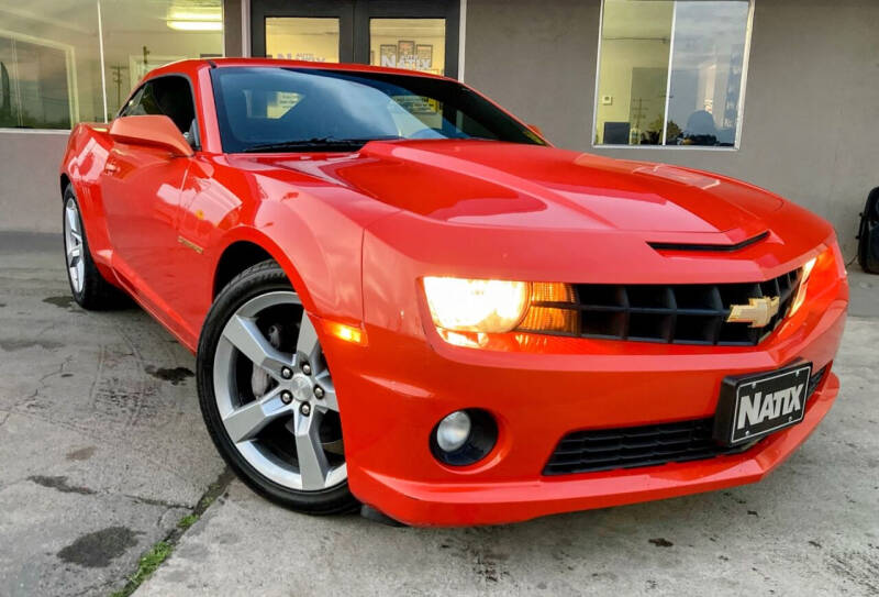 2010 Chevrolet Camaro for sale at AUTO NATIX in Tulare CA