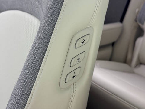 2024 Genesis GV60 Standard