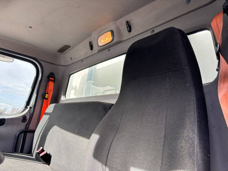 2014 Freightliner M2 106