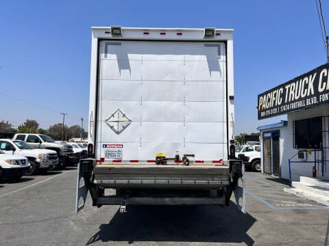 2017 Freightliner M2 106