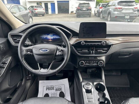 2020 Ford Escape Titanium
