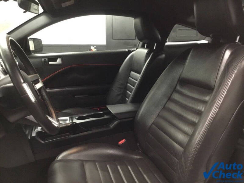 2005 Ford Mustang GT Deluxe